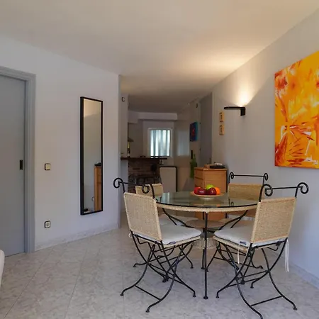Apartamento En Planta Baja Con Terraza Y Piscina Cerca De La Playa De L'estartit - Es-323-86 Apartment *